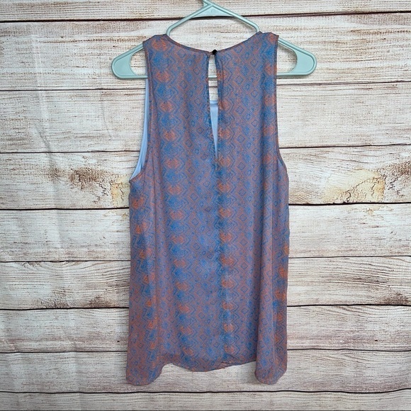 Tobi Sleeveless Shift Dress - Picture 4 of 8